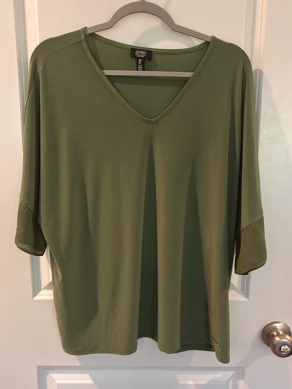 Jones New York Olive V-Neck Dolman Sleeve Top